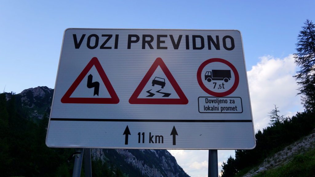 Hinweise für die Passfahrt - zum Glück können wir Slowenisch